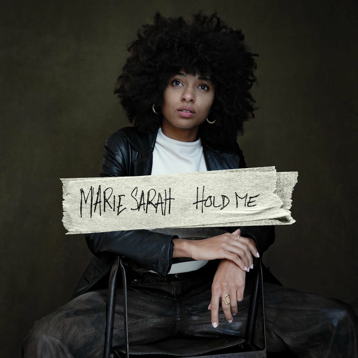 Marie Sarah — Hold Me, pochette du single
